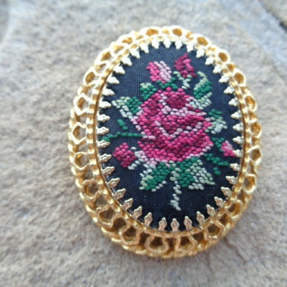 Unique style vintage brooch pin - Picture 8 of 8